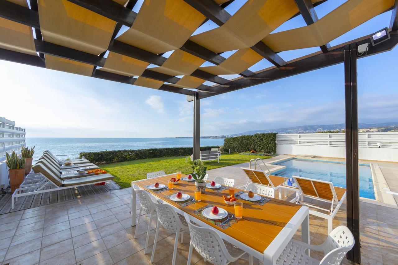 Blue Coral Beach Villas: Exclusive Oceanfront Retreat Coral Bay Exterior photo
