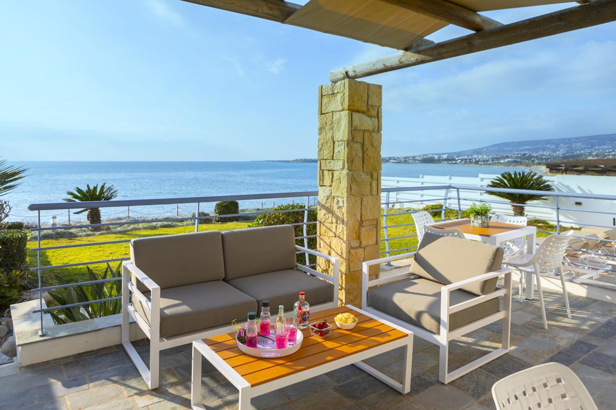 Blue Coral Beach Villas: Exclusive Oceanfront Retreat Coral Bay Exterior photo